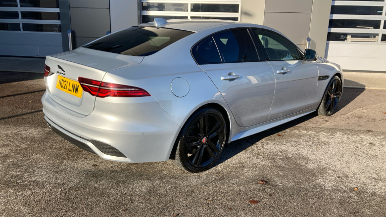 Jaguar XE 2.0 D200 R-Dynamic SE 4dr Auto Diesel Saloon